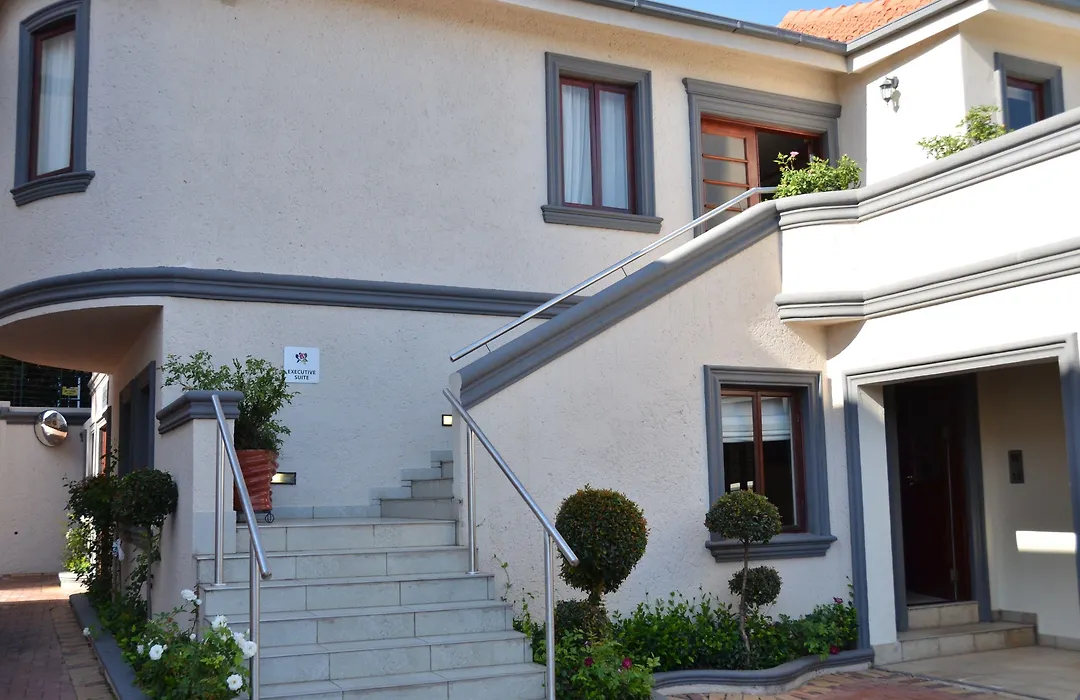 Inn And Out Plus Craighall-1