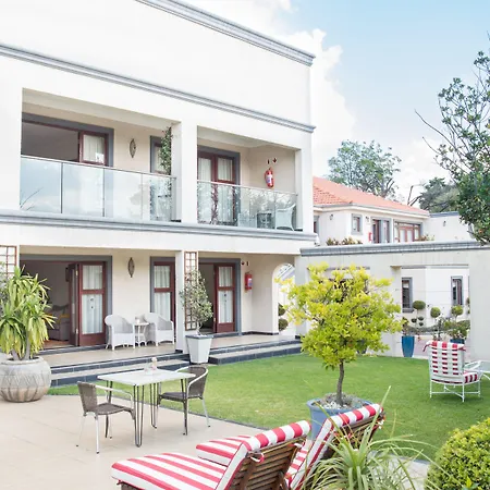 Inn And Out Plus Craighall-2